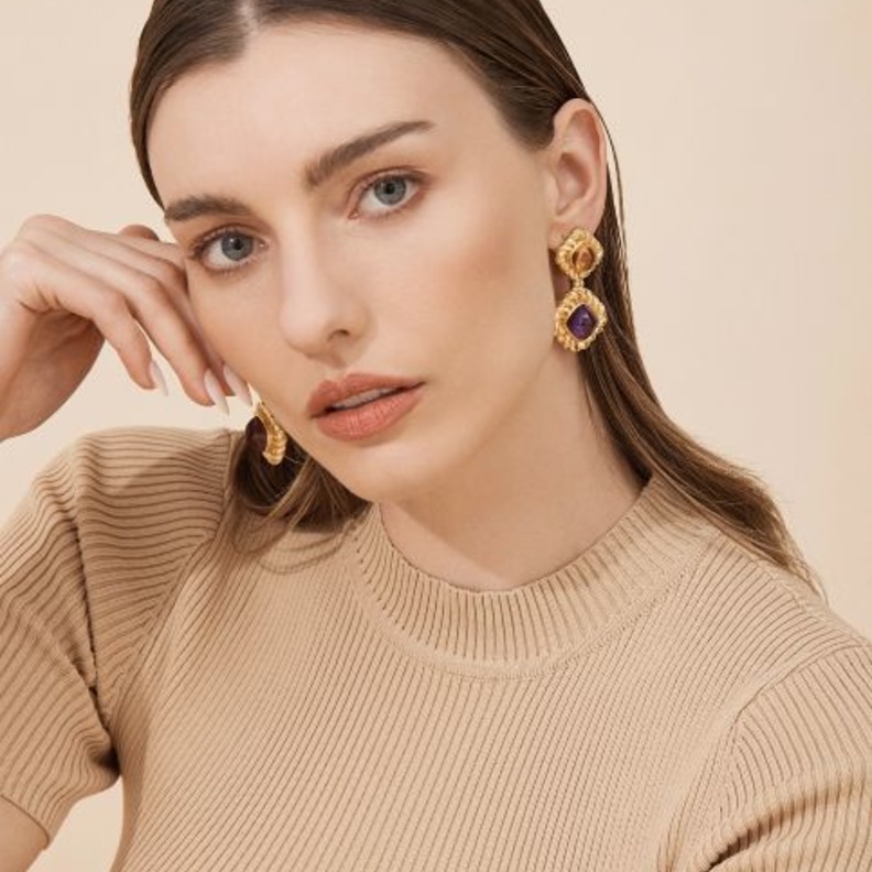 أقراط مرصعة بالسترين من فالير Valére