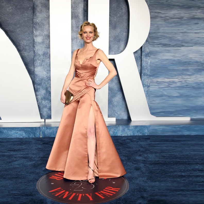 نجمات ومؤثرات تألقن بتصميمات استثنائية بعضها مستوحى من التراث وبتوقيع المصممة السعودية أروى العماري..شاهدوا