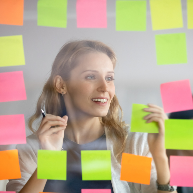 ابحثي عن أفكار قوية  تفيد حملتك الاعلانية وخارج الصندوق