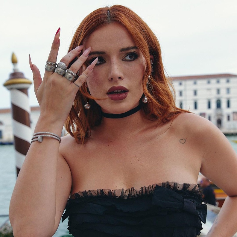 تعرفي على أشهر دور المجوهرات التي زينّت إطلالات المشاهير في مهرجان فينيسيا السينمائي Venice Film Festival 2023