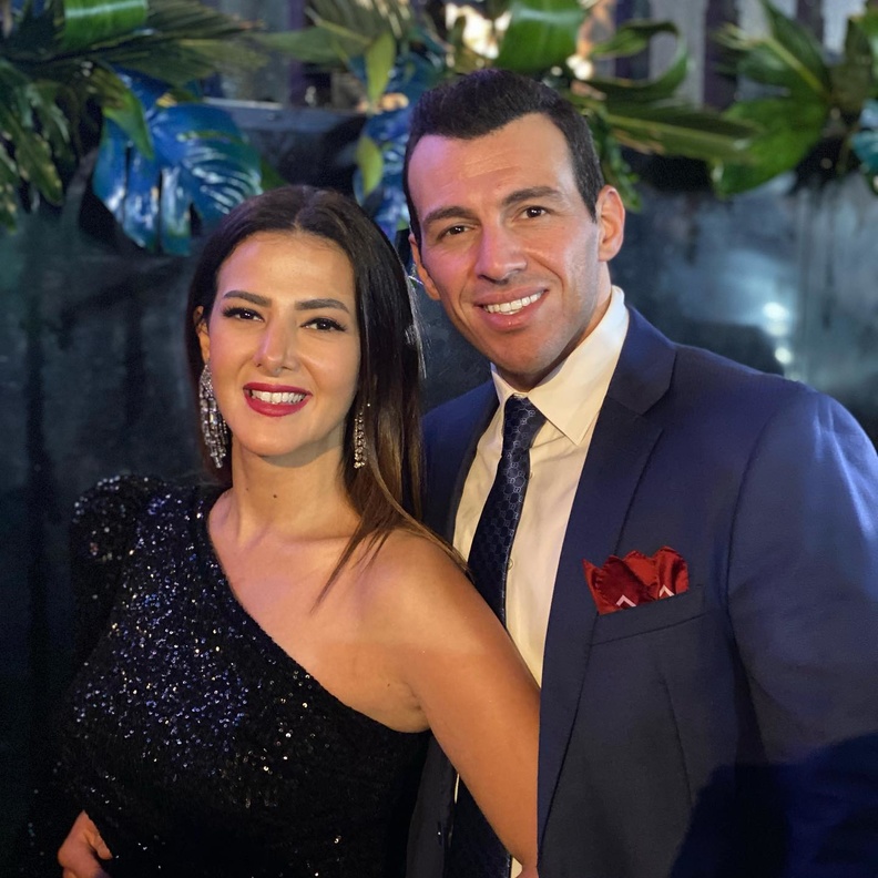 دنيا سمير غانم وزوجها