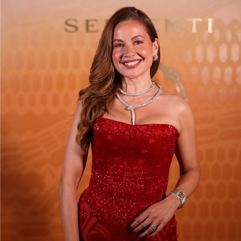 ريا أبي راشد تتألق بمجوهرات سربنتي من بولغري