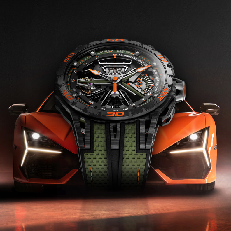 ساعة إكسكاليبر سبايدر ريفولتو فلاي باك كرونوغراف من روجيه دوبوي