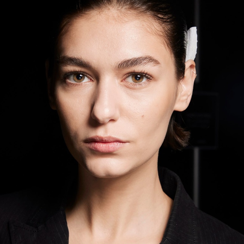 تخلصي من الهالات السوداء لعيون جذابة قبل اليوم الوطني السعودي بهذه العلاجات المُجربة