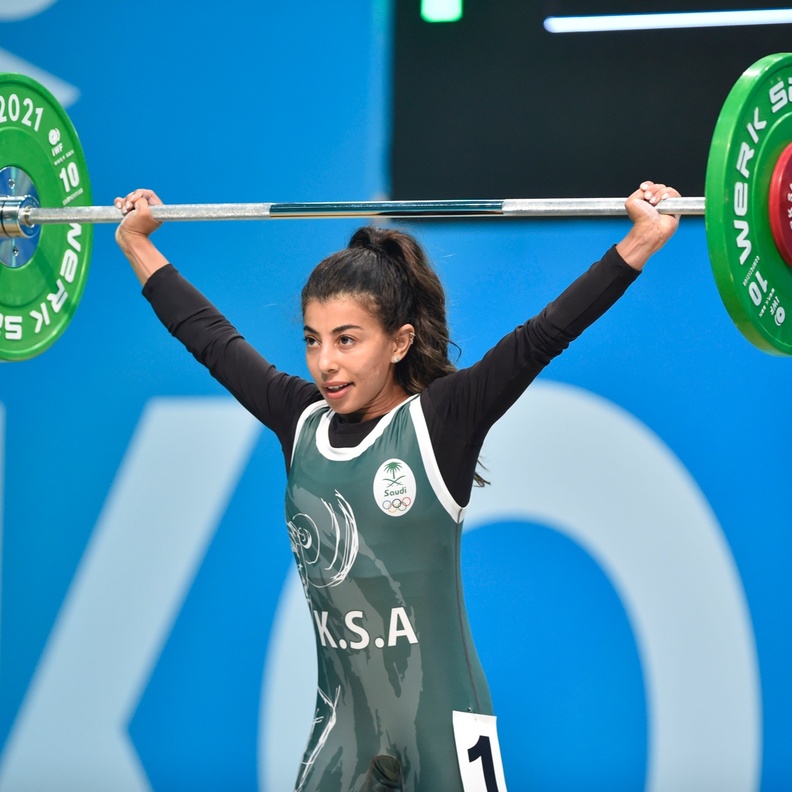 مشاركة تاريخية للرباعة السعودية غادة الطاسان في بطولة العالم لرفع الأثقال