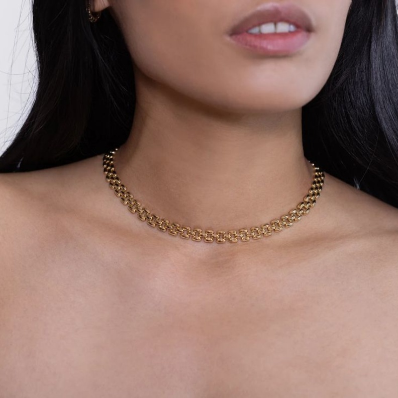 عقد من الذهب من ليزي ماندلر Lizzie Mandler 