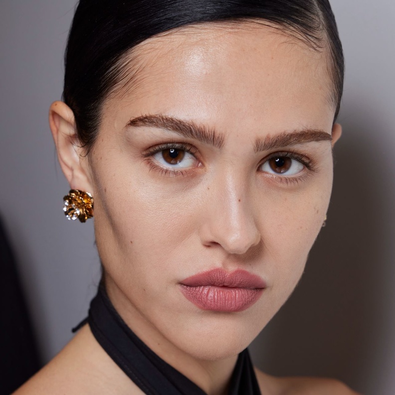 أحدث تقنيات شد الوجه لاستعادة شبابية الوجه