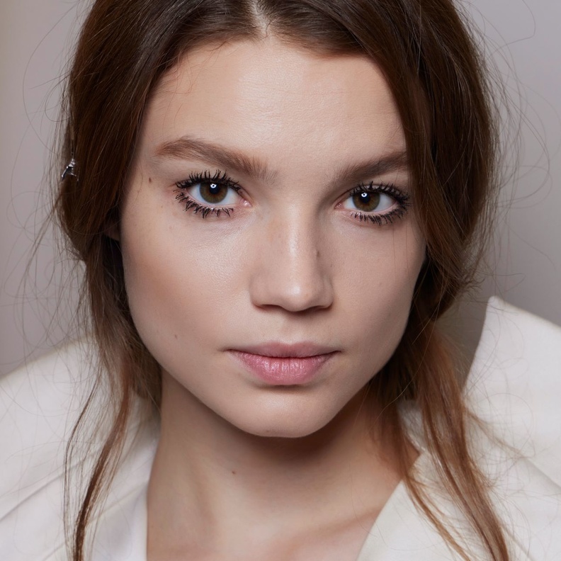 المكياج اللاتيني اتجاه جمالي يغزو التيك توك ويبرز جمالك الشرقي ..إليك الخطوات