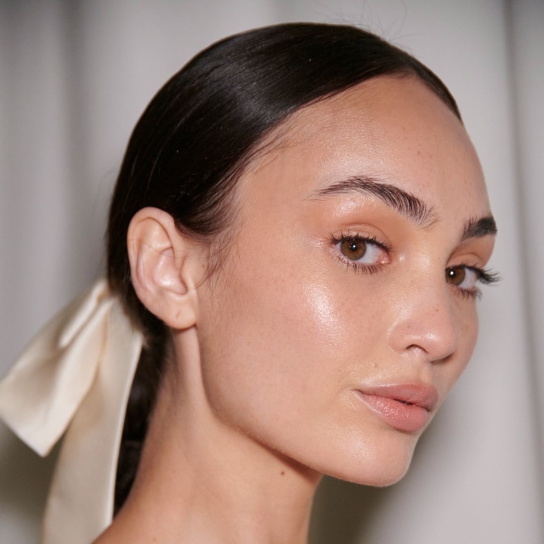 العيون اللامعة أبرز إتجاهات الجمال بأسبوع الموضة في نيويورك لربيع وصيف 2024