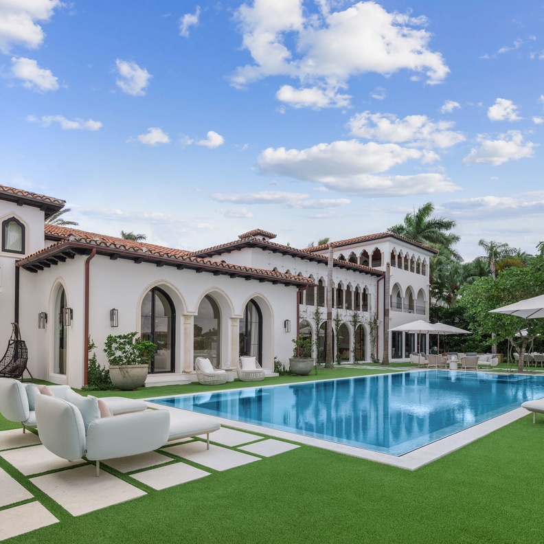 منزل شير السابق في ميامي بيتش يعرض للبيع بسعر 42.5 مليون دولار