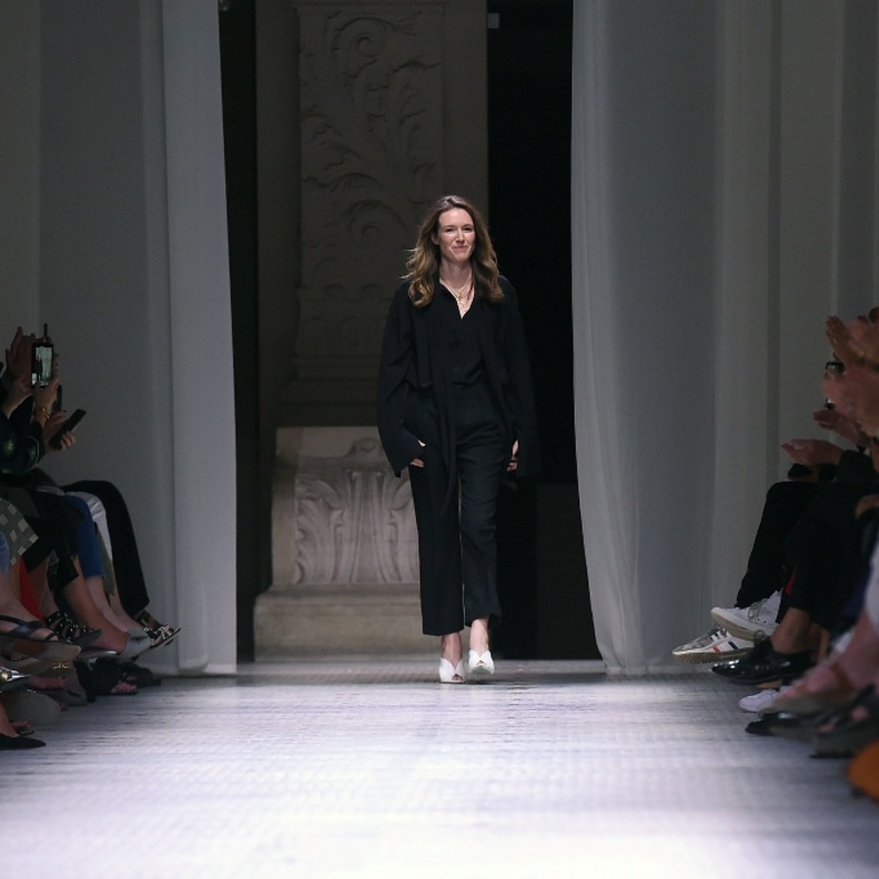 كيف ستؤثر المصممة Clare Waight Keller على علامة Uniqlo اليابانية؟