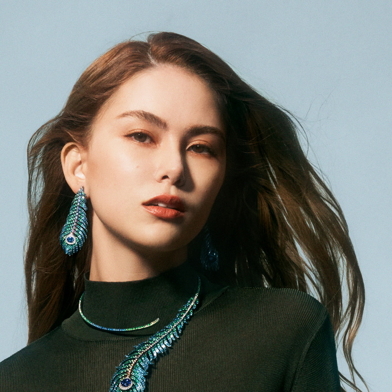 Boucheron تضيف قطع مجوهرات فريدة وفاخرة لمجموعة Plume de Paon