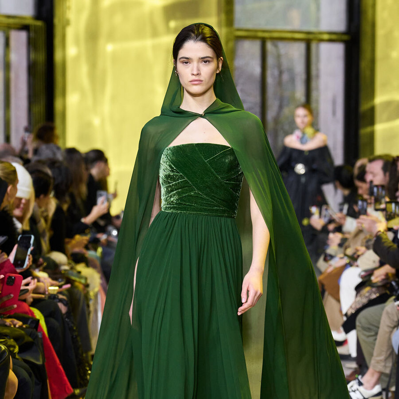 إطلالة من Elie Saab