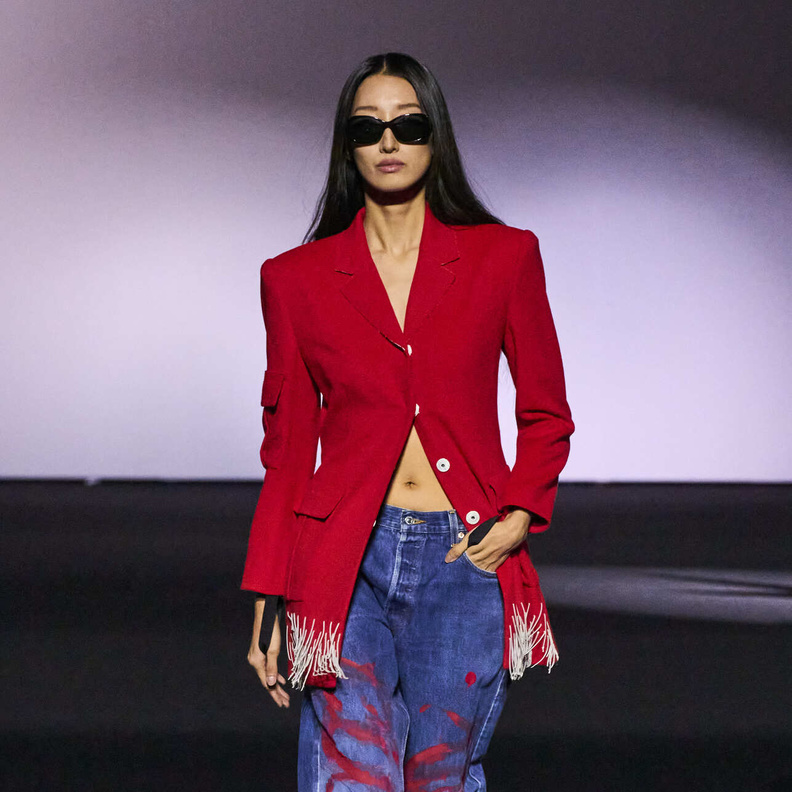 بناطيل الجينز المنقوشة والغريبة