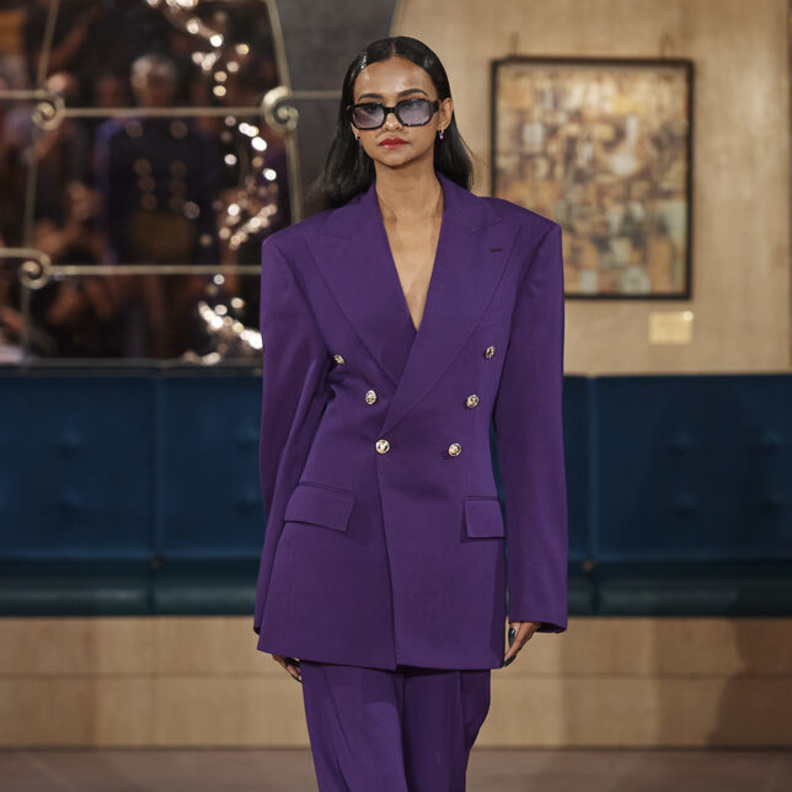 إطلالة من Helen Anthony