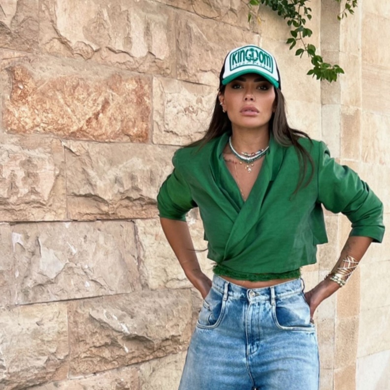 الاخضر يزين اطلالات نجمات اليوم الوطني السعودي