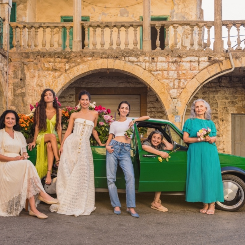 ذا فلاور سوساييتي تحتفل بعيدها الثاني بفيلم يوثّق علاقة الأزهار بالنساء