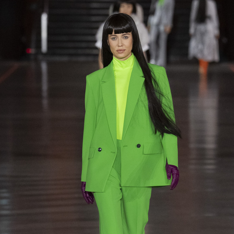 بدلات خضراء تمنحك الشياكة في اليوم الوطني السعودي