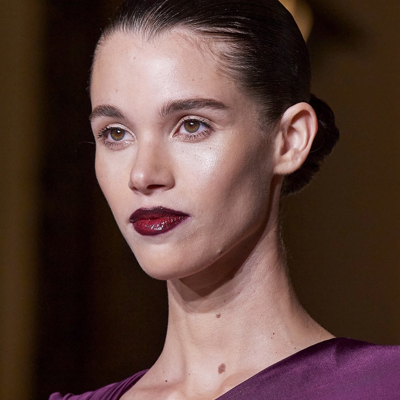 جاذبية لا مثيل لها: تألقي بـ5 ألوان شفاه في اليوم الوطني السعودي