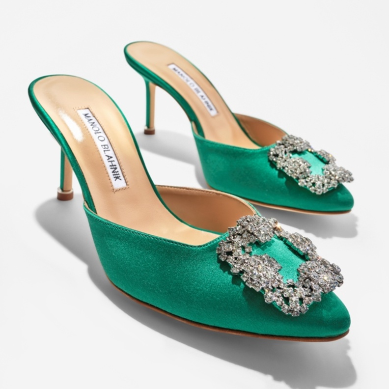تفاصيل Manolo Blahnik  الأنيقة تجدينها حصرياً على Mytheresa