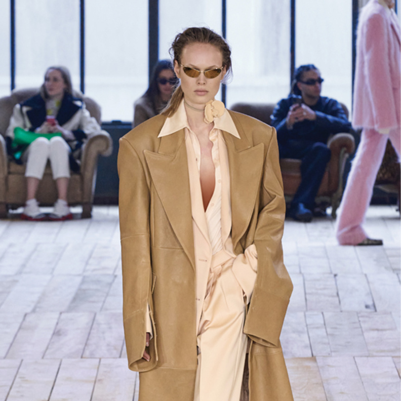 صيحات رائجة من مجموعات خريف وشتاء 2023