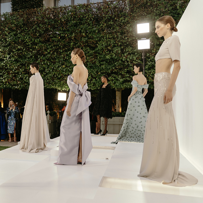 التراث والـ AVANT-GARDE والأناقة الكلاسيكية والاستدامة... تَعدد أوجه واتجاهات الموضة للفخامة السعودية