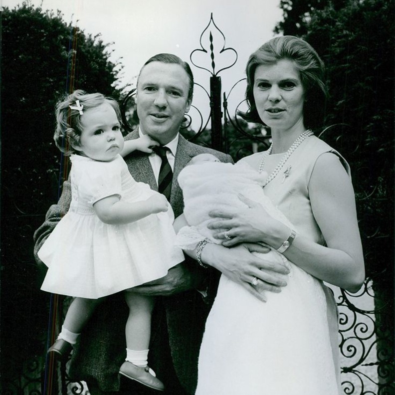 من هي الأميرة السويدية التي تنازلت عن ألقابها الملكية لتتزوج من بريطاني من عامة الشعب