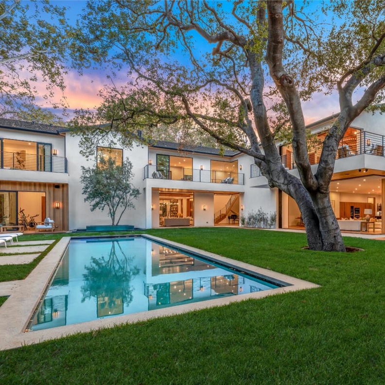 ملامح منزل جو جوناس وصوفي تيرنر في ميامي