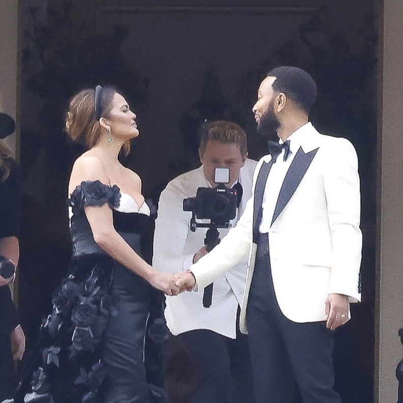 مشاهير جددوا عهود زواجهم واحتفلوا بزفافهم أكثر من مرة