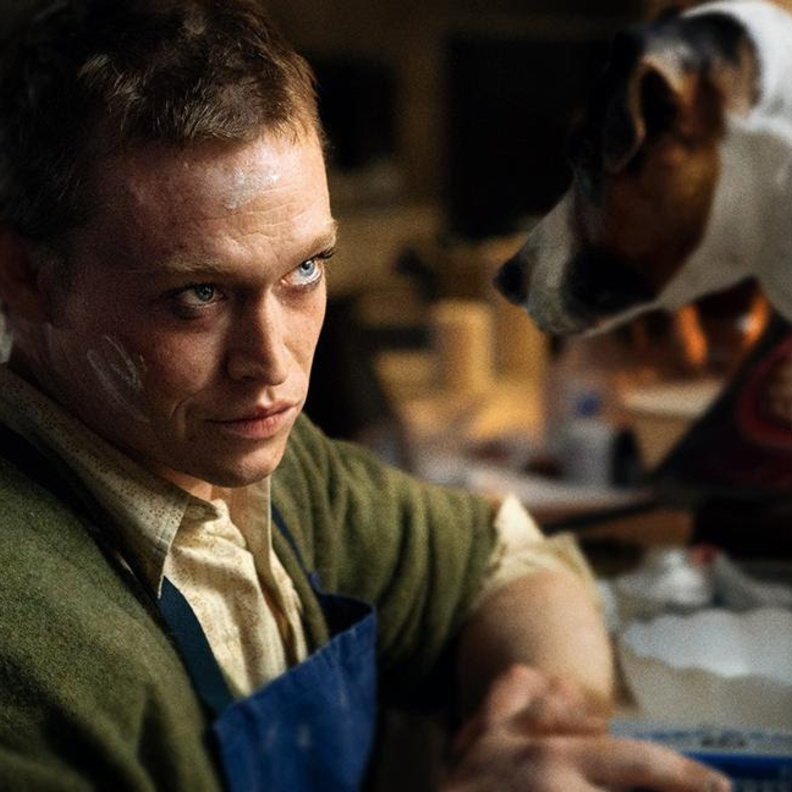 خاص "هي" رسالة مهرجان فينيسيا 2023 -"Dogman"..أداء استثنائي لشخصية مركبة في فيلم غير مثالي