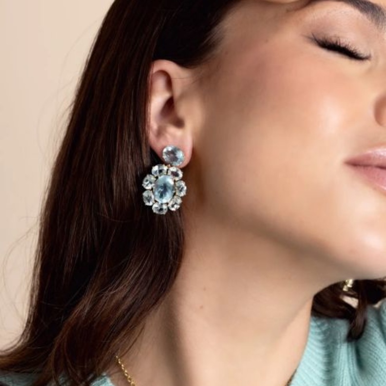 أقراط أذن مرصعة بالأكوامارين من إيرين نيويرث Irene Neuwirth 