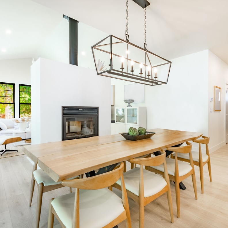 7 أنواع من الإضاءات المتدلية تضيف الأناقة والشخصية لمنزلك