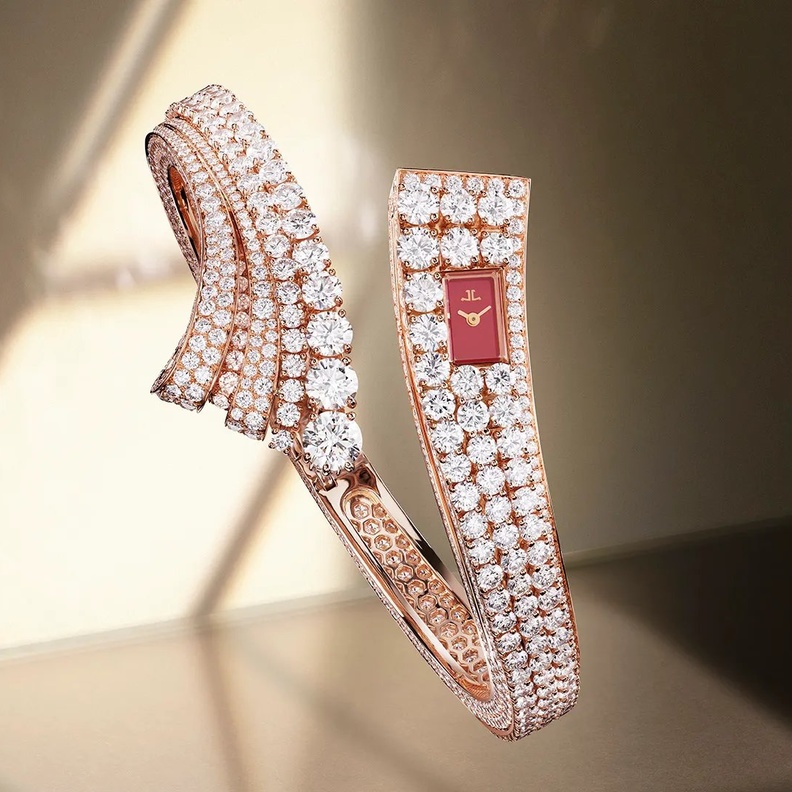 ابداع جيجر لوكولتر في تصميم ساعة 101 Bangle الجديدة