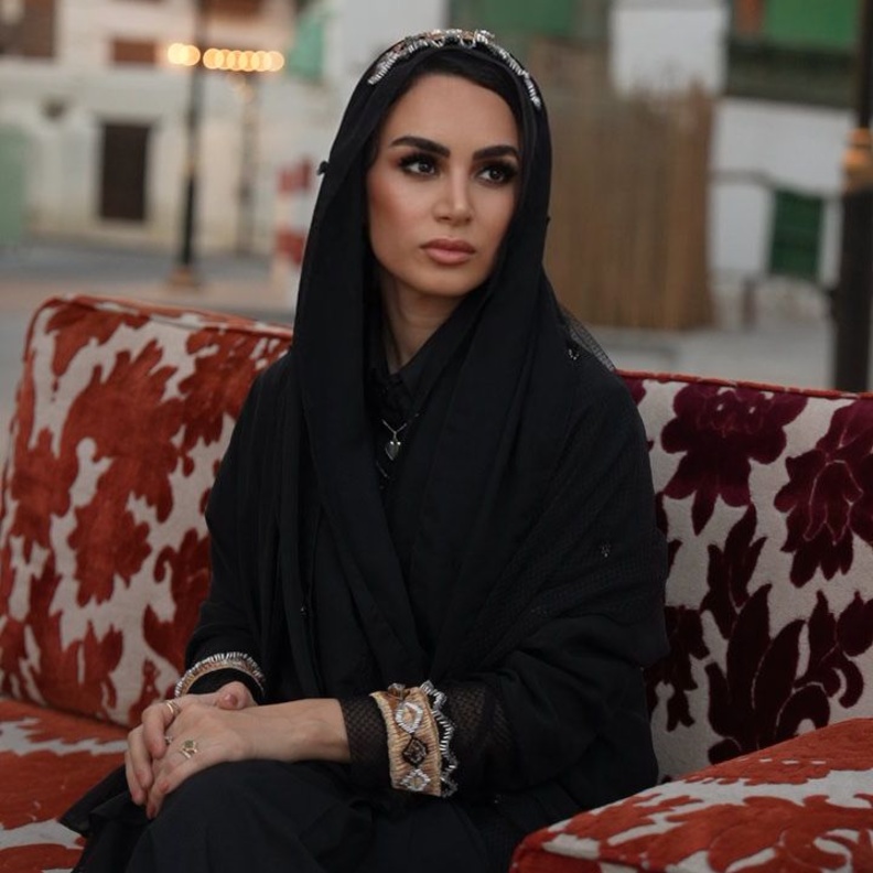 المصممة نبيلة ناظر لـ "هي": أشعر بالسعادة والفخر لاختياري ضمن المصممين المشاركين في أسبوع الرياض للموضة الأول