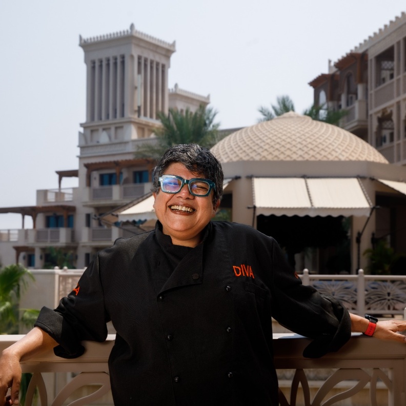 الطاهية العالمية ريتو دالميا  لـ " هي " الطعام جسرًا للتواصل بين مختلف الثقافات والجنسيات، لتُعزيز التفاهم والسلام بين الشعوب