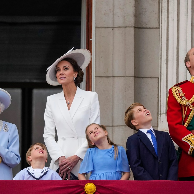 تاريخ نشأة احتفالات اليوبيل الماسي الملكية وعلاقتها باحتفالات الذكرى السنوية الستين للزيجات