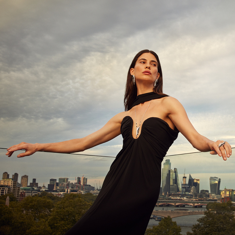 حلقي نحو الأحلام والطموحات مع مجوهرات Wings Rising من جرارد 