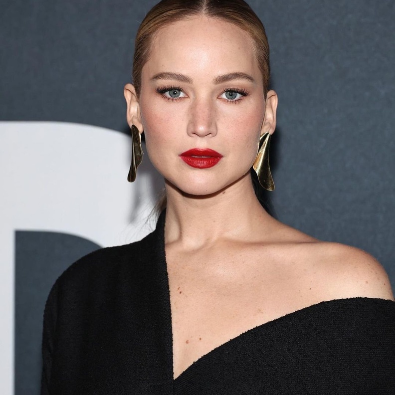 جمالك كلاسيكي مع مكياج لا تختفي موضته يبرز جاذبيتك ..إليك المستحضرات والخطوات