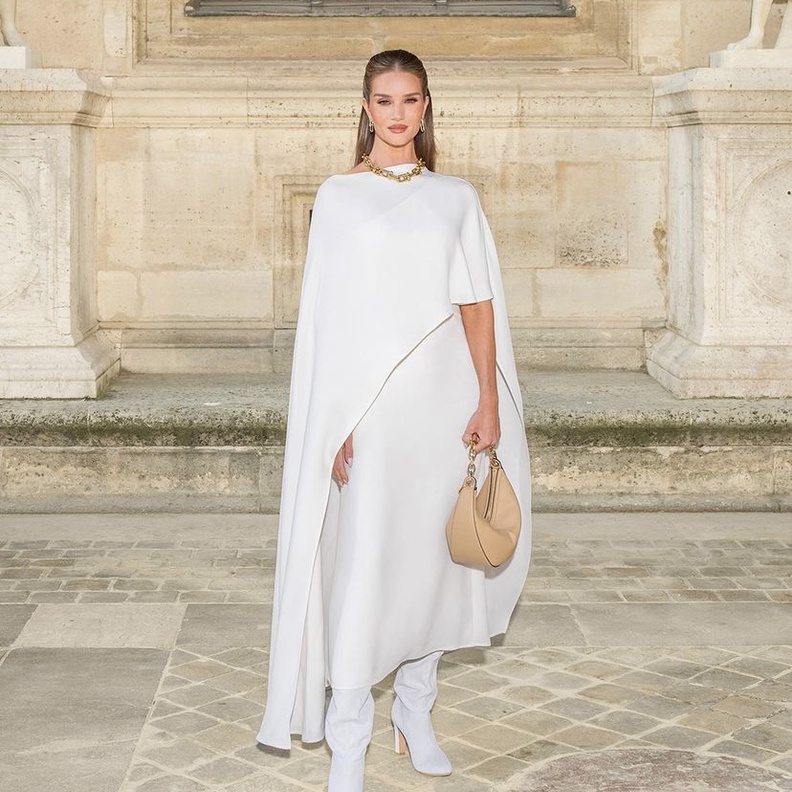 عارضة الأزياء الإنجليزية روزي هنتنغتون-وايتلي