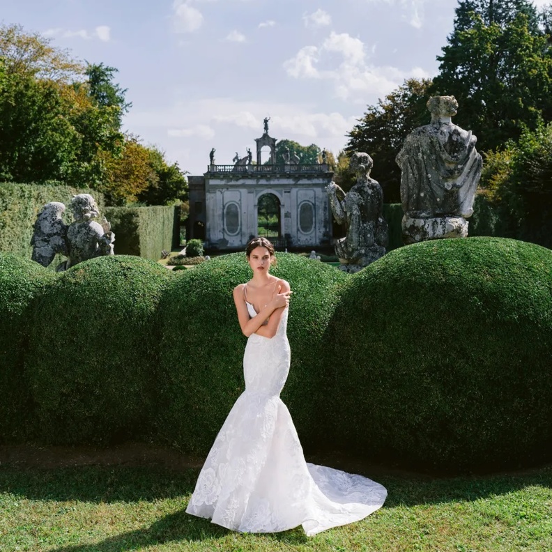 فساتين زفاف بقصة الحورية من أسبوع الموضة العرائسي في نيويورك@moniquelhuillier