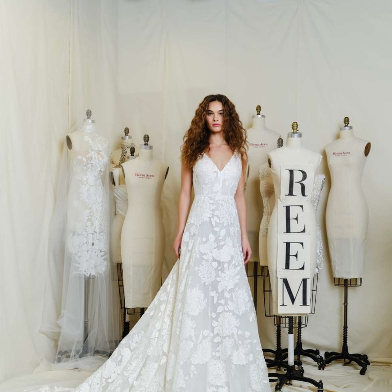 فساتين زفاف دانتيل من أسبوع الموضة العرائسي في نيويورك@reemacra