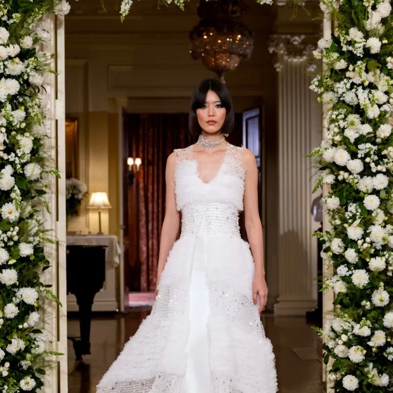 فساتين زفاف مع تنورة متصلة من أسبوع الموضة العرائسي في نيويورك@nardos