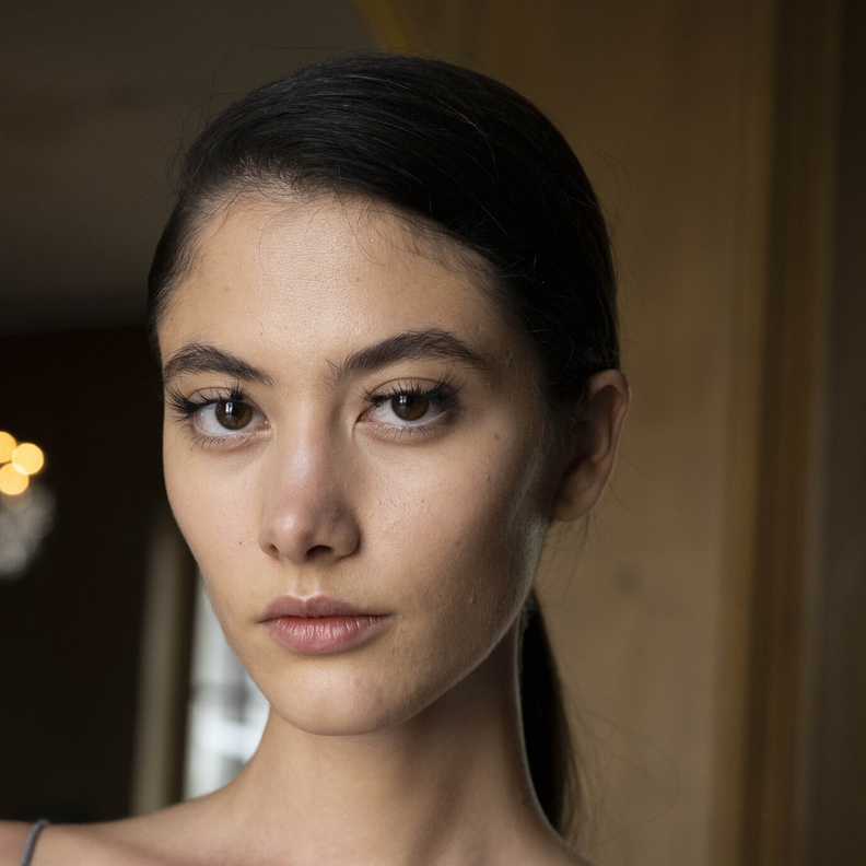 كواليس عرض فيكتوريا بيكهام لربيع وصيف 2024