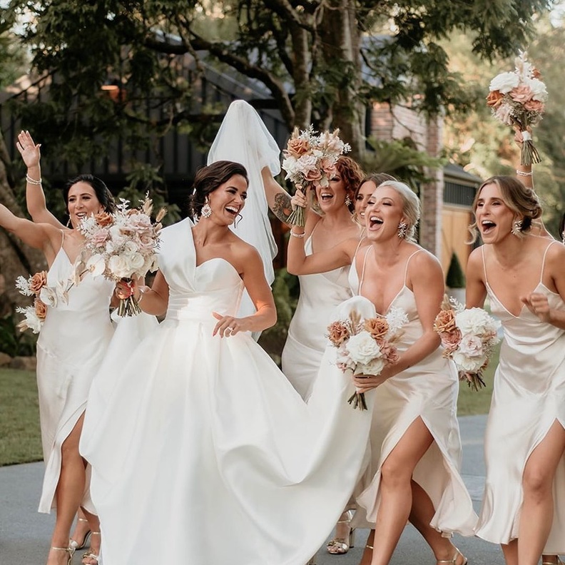 هل هناك متوسط عدد الضيوف الذين يجب عليك دعوتهم لحضور حفل الزفاف الخاص بك؟