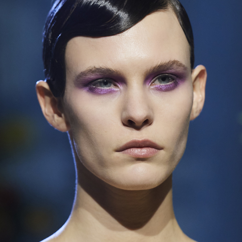 المكياج الأرجواني موضة خريف 2023... إليك الخطوات مع المستحضرات المطلوبة