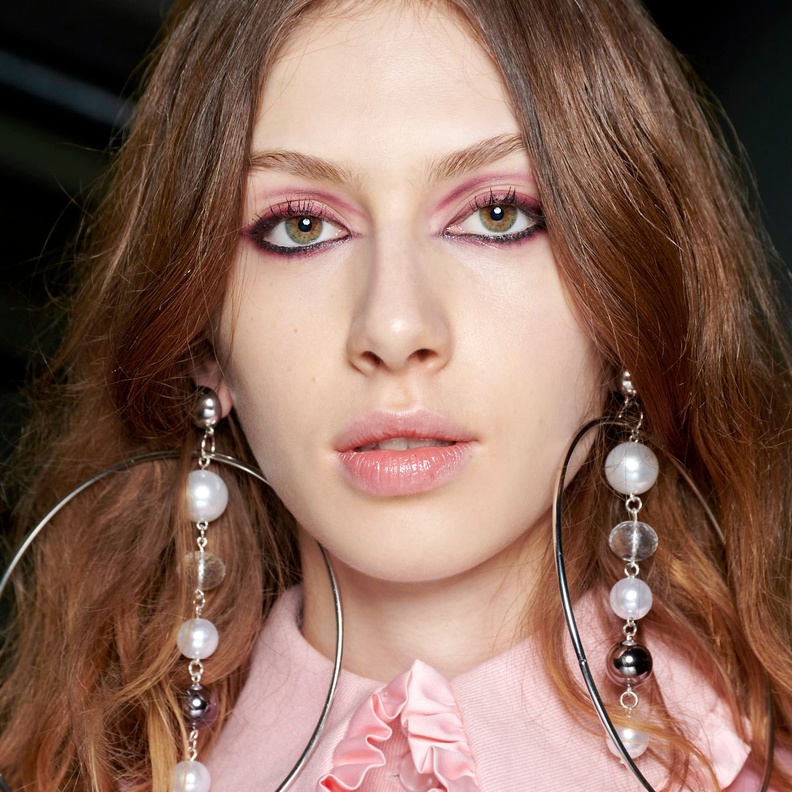 مكياج ناعم للصبايا من وحي دار Laruicci