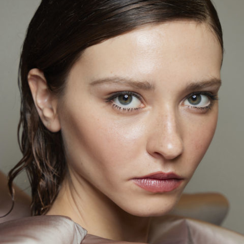 Hobeika عارضة دار