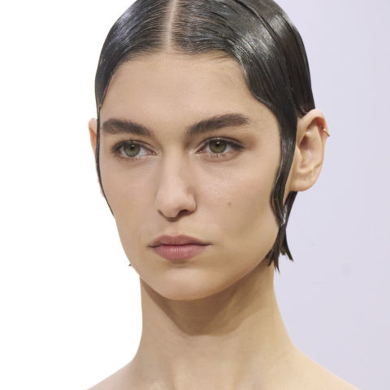 الثلج من العلاجات الطبيعية المهمة للبشرة..كيف يمكنك وضعه بأمان؟