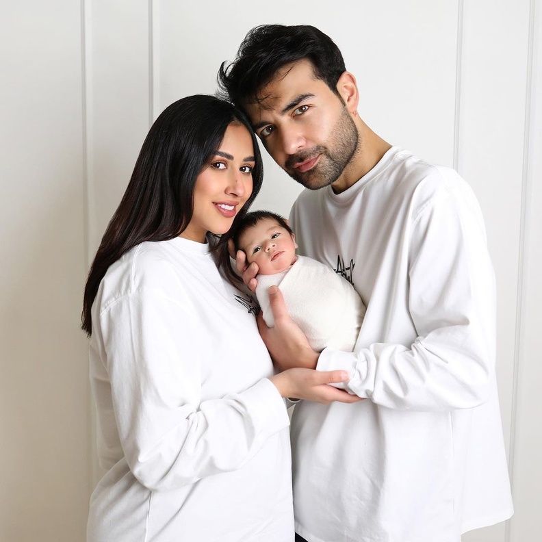 فرح الهادي وعقيل الرئيسي وابنهما