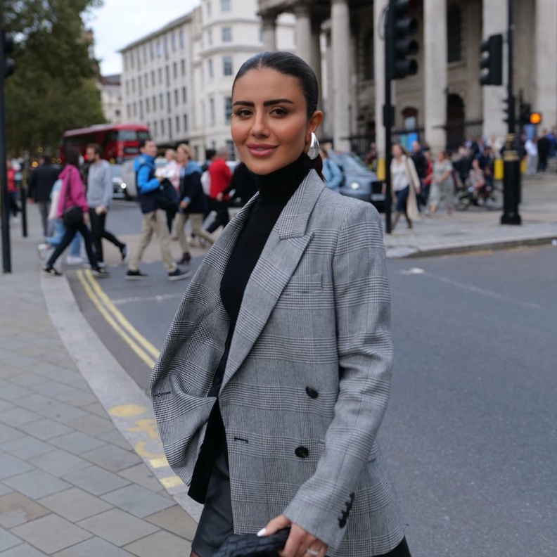 إطلالتك عصرية ومتفردة لموسم الخريف على طريقة ديما الأسدي